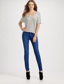 Hand-sandwashed twill in an original skinny fit, hitting just above the ankle for a clean-lined silhouette.THE FITSlim through hips and legRise, about 7½Inseam, about 30THE DETAILSZip flyFive-pocket styleSignature stitch back pockets98% cotton/2% spandexMachine washMade in USA of imported fabricModel shown is 5'10 (177cm) wearing US size 4.