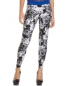 Flower power: Urban Hearts' visually striking skinny pants blows us away with its dynamic print!