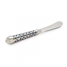 Sandcast by hand and hand-painted with a specially colored enamel that's mixed with crushed mother of pearl, this spreader set from Julia Knight adds a luxe touch to any table. Sandcast by hand and hand-painted with a specially colored enamel that's mixed with crushed mother of pearl, this spreader set from Julia Knight adds a luxe touch to any table.