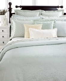 Modern luxury! This Circa comforter from Martha Stewart Collection features a soft-mannered sea foam green color and scroll jacquard pattern.