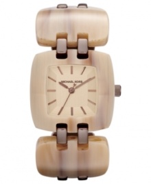 A blend of neutral hues make this Chip collection watch from Michael Kors a lovely addition to your collection. A blend of neutral hues make this Chip collection watch from Michael Kors a lovely addition to your collection.