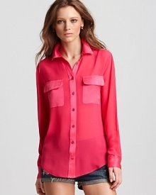 A beyond-cool silk Equipment shirt boasts contrast details for modern luxury in a slim silhouette. Team with jeans or LBPs and take the style through your work with ease. A beyond-cool silk Equipment shirt boasts contrast details for modern luxury in a slim silhouette. Team with jeans or LBPs and take the style through your work with ease.