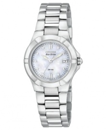 An elegant complement, this Citizen watch fits right in with your every activity. An elegant complement, this Citizen watch fits right in with your every activity.