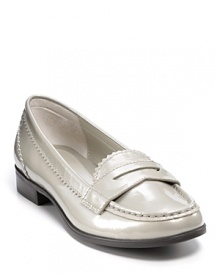 Patent leather gleams and glistens on Lauren by Ralph Lauren's Glenda loafers, adorned with a charming pinked trim. Patent leather gleams and glistens on Lauren by Ralph Lauren's Glenda loafers, adorned with a charming pinked trim.