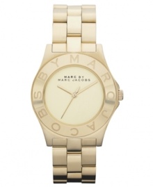 First-place style from Marc by Marc Jacobs: a classic steel watch with a golden shine. First-place style from Marc by Marc Jacobs: a classic steel watch with a golden shine.