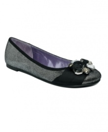 When it comes to dressing up a laid-back look, CL by Laundry's Genevieve flats are the genuine article! Made in shimmery metallic material with romantic ribbon accents and embellished detailing, they'll look great with jeans, leggings and nearly every casual look in between. When it comes to dressing up a laid-back look, CL by Laundry's Genevieve flats are the genuine article! Made in shimmery metallic material with romantic ribbon accents and embellished detailing, they'll look great with jeans, leggings and nearly every casual look in between.