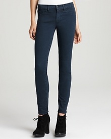 Get on-trend style in J Brand's weekend-perfect twill skinny jeans.