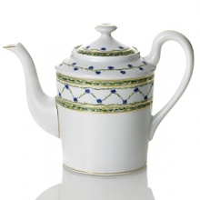 The delicate detail on this Allee Royale Dinnerware makes a classic yet eye-catching addition to your tabletop. The delicate detail on this Allee Royale Dinnerware makes a classic yet eye-catching addition to your tabletop.