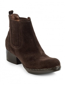 THE LOOKRound toeElastic goring on the sidesStitch detailing on the solePadded insoleStacked heel, 1¾ (45mm)Leather platform, ¾ (20mm)Compares to a 1 heel (25mm)THE MATERIALLeather upperLeather lining and soleORIGINMade in Italy THE LOOKRound toeElastic goring on the sidesStitch detailing on the solePadded insoleStacked heel, 1¾ (45mm)Leather platform, ¾ (20mm)Compares to a 1 heel (25mm)THE MATERIALLeather upperLeather lining and soleORIGINMade in Italy