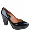 Here and now: With their chic platform soles, the Tarnow pointed-toe pumps by Earthies offer of-the-moment style that looks just right at both the office and after hours. Their contoured footbed with cupped heel, anatomic arch and cradled toe area guarantee comfort.
