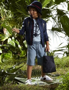 Stonewashed denim shorts get a stylish update with signature web detail, lots of pockets and the Gucci crest print.Elastic waistbandFaux-flyFront pocketsBack pocket with Gucci crestLyoncellMachine washMade in Italy Stonewashed denim shorts get a stylish update with signature web detail, lots of pockets and the Gucci crest print.Elastic waistbandFaux-flyFront pocketsBack pocket with Gucci crestLyoncellMachine washMade in Italy