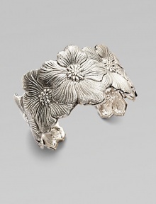 Nature takes center stage with this beautiful design featuring layers of pretty petals. Sterling silverSlip-on styleDiameter, about 2¼Made in Italy Nature takes center stage with this beautiful design featuring layers of pretty petals. Sterling silverSlip-on styleDiameter, about 2¼Made in Italy