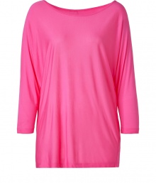 A relaxed fit and a stylish scoop neck make this top from Vince anything but basic - Scoop neckline, three-quarter dolman sleeves, relaxed fit, long body - Style with skinny jeans, a boyfriend blazer, and platform pumps