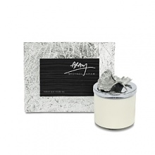 Nature-inspired, this striking set of a candle and 4 x 6 picture frame includes two of Michael Aram's most popular collections: Forest Leaf and Gingko. Nature-inspired, this striking set of a candle and 4 x 6 picture frame includes two of Michael Aram's most popular collections: Forest Leaf and Gingko.