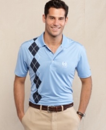 From the links to the lakehouse this polo shirt from Tommy Hilfiger exudes timeless summer style.