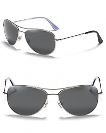 Chic aviator sunglasses with polarized lenses and contrast arms, a must-have accessory for summer! Chic aviator sunglasses with polarized lenses and contrast arms, a must-have accessory for summer!