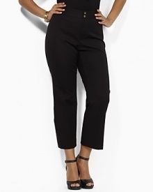 Rendered in sleek stretch cotton twill, the Connor pant channels modern sophistication in a slim-fitting silhouette with a sleek, straight leg. Rendered in sleek stretch cotton twill, the Connor pant channels modern sophistication in a slim-fitting silhouette with a sleek, straight leg.