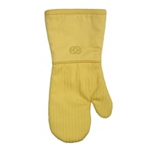 Heat resistant without being bulky, this mitt is silicone treated for great grip control. A flannel lining and elongated arm provide padded protection and added piping in the wrist offers a snug fit to prevent shifting. Heat resistant without being bulky, this mitt is silicone treated for great grip control. A flannel lining and elongated arm provide padded protection and added piping in the wrist offers a snug fit to prevent shifting.