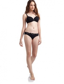 THE LOOKAdjustable convertible shoulder strapsWear crisscross, halter, one-strap or regularIncludes clear straps for added versatilitySeamless padded cups with underwire supportGoldtone hardware at centerElastic hemAdjustable back hook-and-eye closureTHE MATERIALNylon/elastaneFully linedCARE & ORIGINHand washImported THE LOOKAdjustable convertible shoulder strapsWear crisscross, halter, one-strap or regularIncludes clear straps for added versatilitySeamless padded cups with underwire supportGoldtone hardware at centerElastic hemAdjustable back hook-and-eye closureTHE MATERIALNylon/elastaneFully linedCARE & ORIGINHand washImported