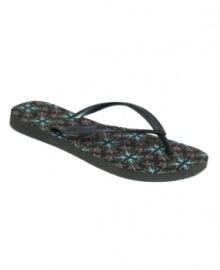 A fun print makes the Havaiana's Slim Trendy thongs an easy choice for beach-time fun. A fun print makes the Havaiana's Slim Trendy thongs an easy choice for beach-time fun.