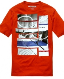 Get decked out. This cool graphic tee from Sean John sets sail in your casual wardrobe.