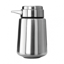 The Vipp soap dispenser features specially designed pump for easy use, and rubber base for better grip and protection of surfaces. The Vipp soap dispenser features specially designed pump for easy use, and rubber base for better grip and protection of surfaces.