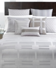 A light grid pattern over a subtle, ombré ground presents an understated, elegant design upon this Meridian duvet cover. The reverse offers a solid alternative for a clean contrast in style. A light grid pattern over a subtle, ombré ground presents an understated, elegant design upon this Meridian duvet cover. The reverse offers a solid alternative for a clean contrast in style.