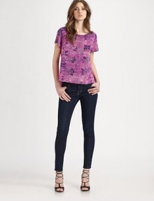 A distressed floral print on supple matte silk updated this classic crewneck.CrewneckShort sleevesChest pocketHem is longer in backAbout 26½ from shoulder to hemSilkDry cleanImportedModel shown is 5'10 (177cm) wearing US size Small. A distressed floral print on supple matte silk updated this classic crewneck.CrewneckShort sleevesChest pocketHem is longer in backAbout 26½ from shoulder to hemSilkDry cleanImportedModel shown is 5'10 (177cm) wearing US size Small.