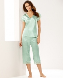 Sleek mint green. Morgan Taylor's Solid Bias pajamas set features a short-sleeve v-neck top with a comfy capri pant.