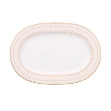 The Samarkand bone china collection by Villeroy & Boch combines stylish, exotic elements with timeless elegance. Precious golden bands and chains decorate this pure white bone china pattern. Warm ivory tones add a harmonious touch. Mix and match with coordinating Mosaic-designed pieces for a look that is truly your own. The Samarkand bone china collection by Villeroy & Boch combines stylish, exotic elements with timeless elegance. Precious golden bands and chains decorate this pure white bone china pattern. Warm ivory tones add a harmonious touch. Mix and match with coordinating Mosaic-designed pieces for a look that is truly your own.