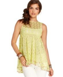 Floral trim adds a pop of print to this Free People lace top, perfectly paired over white denim for a sweet summer look! Floral trim adds a pop of print to this Free People lace top, perfectly paired over white denim for a sweet summer look!