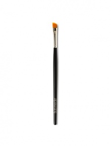 A synthetic, flat angled brush designed specifically for flawless application of Brow Definer. The fine tip precisely delivers pigment and places each brow hair in its rightful place. APPLICATION: Press Brow Definer Brush into Brow Definer to pick up product. Sweep brush through the brow to coat each hair with pigment. Use the tip to fill in small holes or sparse areas. 