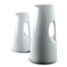 Hommage is like another point of view; very white, very flat porcelain, generously wide-rimmed and superimposed with shapes to inspire the chef and enhance the food. Hommage is an unostentatious part of the set up and can be used from preparation in the kitchen to tasting in the restaurant. Hommage is like another point of view; very white, very flat porcelain, generously wide-rimmed and superimposed with shapes to inspire the chef and enhance the food. Hommage is an unostentatious part of the set up and can be used from preparation in the kitchen to tasting in the restaurant.