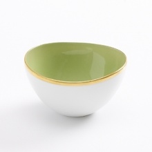 Simply Anna is a simply elegant collection of embossed whiteware with Anna Weatherley's signature shark's tooth gold banding. The collection works beautifully with all of Anna's lavishly decorated offerings. Simply Anna is a simply elegant collection of embossed whiteware with Anna Weatherley's signature shark's tooth gold banding. The collection works beautifully with all of Anna's lavishly decorated offerings.
