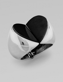 A sweet, glossy heart accented goldtone design with an glamourous style. BrassAcrylic glassDiameter, about 2Hinged closureMade in Italy A sweet, glossy heart accented goldtone design with an glamourous style. BrassAcrylic glassDiameter, about 2Hinged closureMade in Italy