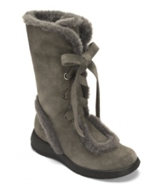 The Aerosoles Melk Shake Boots are hot on the heels of the shearling trend with their faux fur cuff, buckle-embellished suede upper and comfy wedge heel. The Aerosoles Melk Shake Boots are hot on the heels of the shearling trend with their faux fur cuff, buckle-embellished suede upper and comfy wedge heel.