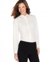 This Elementz shirt features a lace point collar for an extra feminine touch. Great with trousers or jeans!