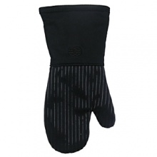 Heat resistant without being bulky, this mitt is silicone treated for great grip control. A flannel lining and elongated arm provide padded protection and added piping in the wrist offers a snug fit to prevent shifting. Heat resistant without being bulky, this mitt is silicone treated for great grip control. A flannel lining and elongated arm provide padded protection and added piping in the wrist offers a snug fit to prevent shifting.