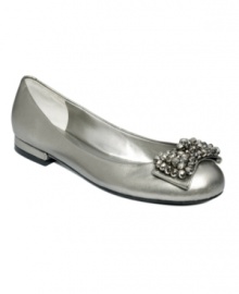 A beaded bow embellishment adds delightful decorative detailing to Marc Fisher's Keates ballet flats. Pair them with a skirt or trousers for a festive, fashionable look any time of year. A Macy's Exclusive! A beaded bow embellishment adds delightful decorative detailing to Marc Fisher's Keates ballet flats. Pair them with a skirt or trousers for a festive, fashionable look any time of year. A Macy's Exclusive!