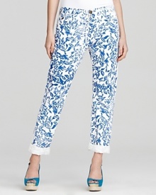 DIANE von FURSTENBERG and Current/Elliott bring you these printed skinny jeans, injecting your warm-weather wardrobe with color and femininity. Proving staples don't have to be standard, this blue-hued style will quickly become your go-to this season. DIANE von FURSTENBERG and Current/Elliott bring you these printed skinny jeans, injecting your warm-weather wardrobe with color and femininity. Proving staples don't have to be standard, this blue-hued style will quickly become your go-to this season.