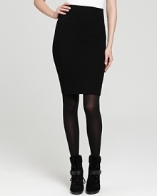 Take a memo: DIANE von FURSTENBERG's pencil skirt is the fashion icon that every woman must have within reach this season. Take a memo: DIANE von FURSTENBERG's pencil skirt is the fashion icon that every woman must have within reach this season.