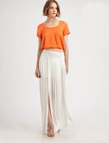 Asymmetrical hi-low hem and a single front patch pocket enhance this relaxed staple. ScoopneckSingle front patch pocketShort sleevesAsymmetrical hi-low hemPolyesterDry cleanImportedModel shown is 5'10 (177cm) wearing US size Small. Asymmetrical hi-low hem and a single front patch pocket enhance this relaxed staple. ScoopneckSingle front patch pocketShort sleevesAsymmetrical hi-low hemPolyesterDry cleanImportedModel shown is 5'10 (177cm) wearing US size Small.