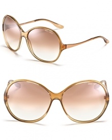Chic style starts with oversized round sunglasses with slightly curved arms and gradient lenses. Chic style starts with oversized round sunglasses with slightly curved arms and gradient lenses.