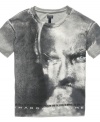 This graphic t-shirt from Armani pay homage to the man himself and adds style to your casual wardrobe.