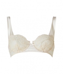 Channel vintage-inspired romance in this ultra-luxe lacy bra from La Perla - Underwire, lace-detailed slightly padded cups, d?colletage-enhancing fit, wide straps, back hook and eye closure - Perfect under virtually any outfit or paired with matching panties for stylish lounging