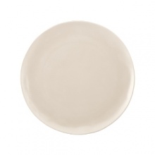 Natural sophistication with a New York City point of view. Dressed up or down, this organically-shaped plate is effortlessly chic. Natural sophistication with a New York City point of view. Dressed up or down, this organically-shaped plate is effortlessly chic.