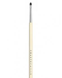 A professional, ultra-precise brush specially designed for Total Concealer. Made of synthetic materials. A professional, ultra-precise brush specially designed for Total Concealer. Made of synthetic materials.
