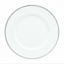 Silver Aster is an updated platinum banded pattern, with an iconic feathering detail. The pattern is a perfect blend of Wedgwood heritage and a contemporary design. Silver Aster is an updated platinum banded pattern, with an iconic feathering detail. The pattern is a perfect blend of Wedgwood heritage and a contemporary design.