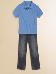 A looser fit and bootcut leg combine comfort and style, finished with signature Flynt zigzag stitching on the back pockets. Belt loops Zip and button closure Relaxed fit Slight fading Metal rivet details Patch logos on back waist and pocket Decorative topstitching 5-pocket style Cotton Machine wash Imported A looser fit and bootcut leg combine comfort and style, finished with signature Flynt zigzag stitching on the back pockets. Belt loops Zip and button closure Relaxed fit Slight fading Metal rivet details Patch logos on back waist and pocket Decorative topstitching 5-pocket style Cotton Machine wash Imported