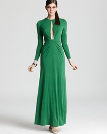 A minimalist silhouette meets maximum color in this modernly elegant Issa London maxi dress. A minimalist silhouette meets maximum color in this modernly elegant Issa London maxi dress.